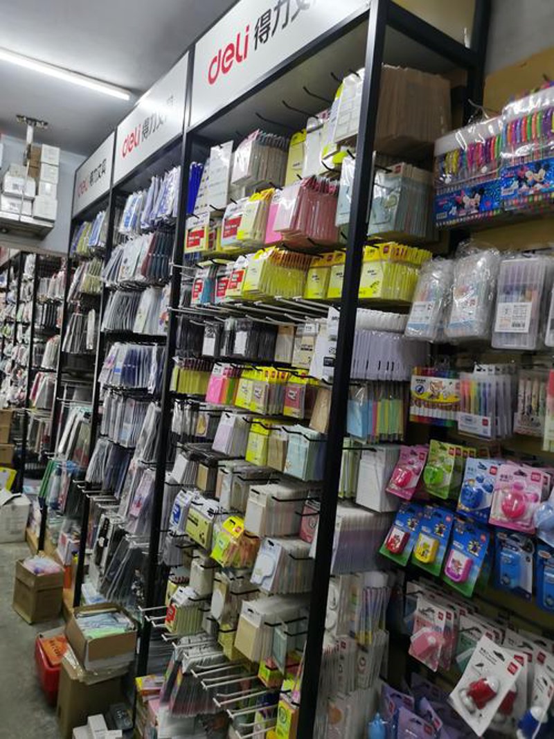 龙华区百货零售新趋势：线下购物的智慧革命